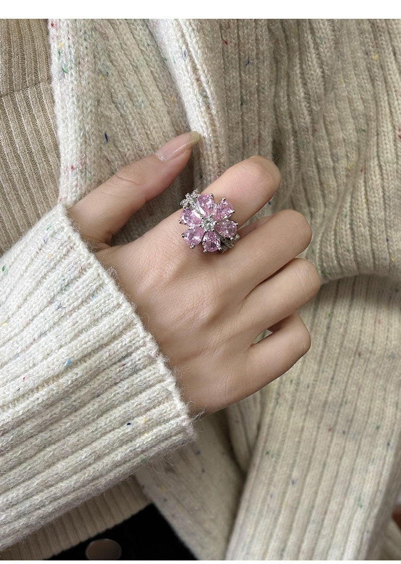 Fashionable Floral Heart Ring