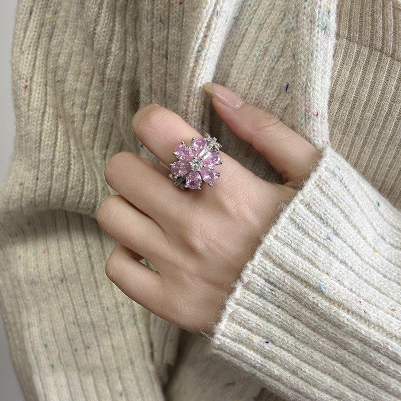 Fashionable Floral Heart Ring