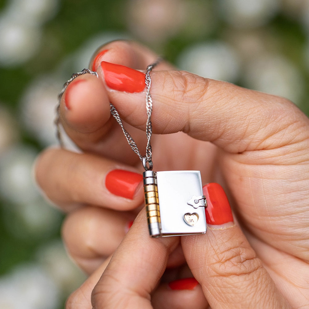 Stylish Women's Necklace