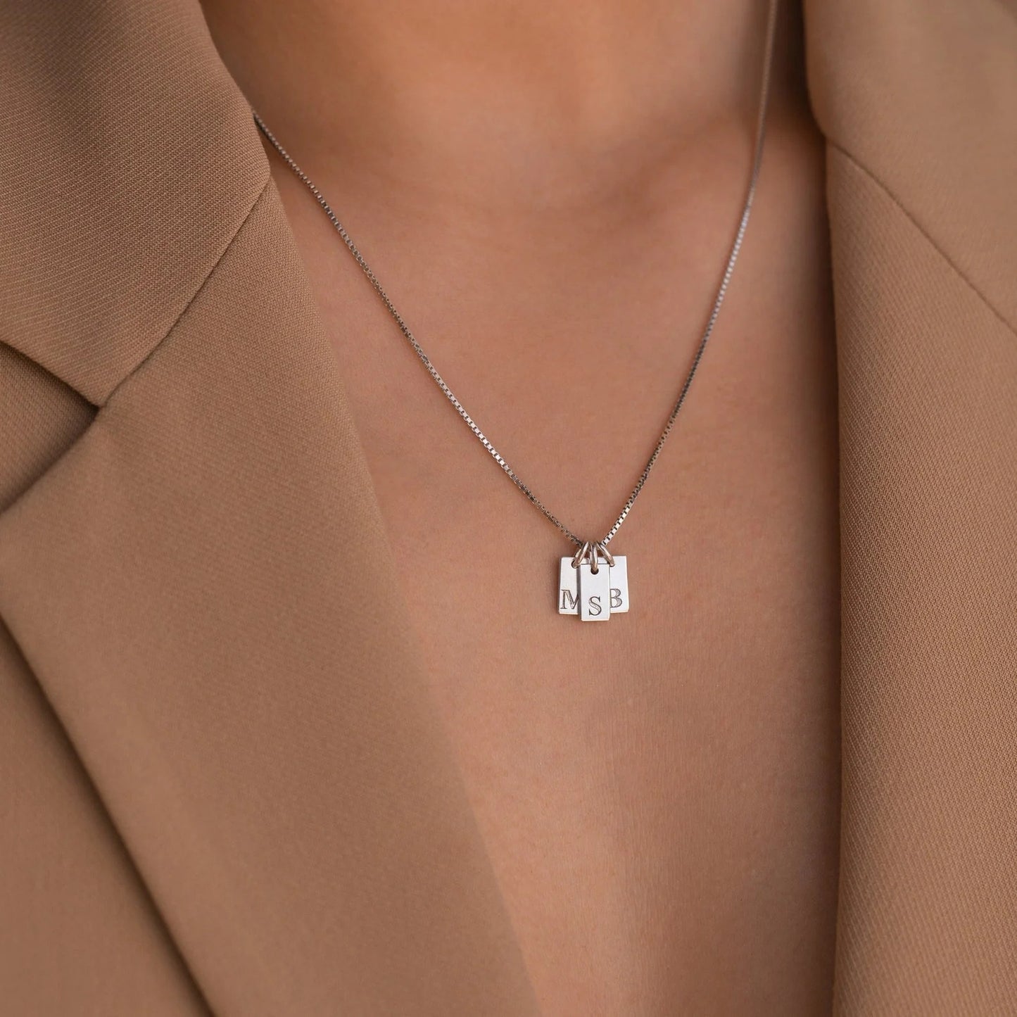 Sleek Hanging Tag Necklace