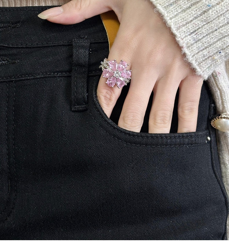 Fashionable Floral Heart Ring