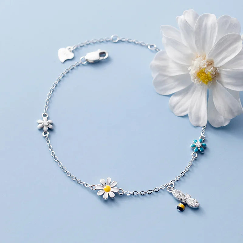 Blooming Bee Zircon Bracelet