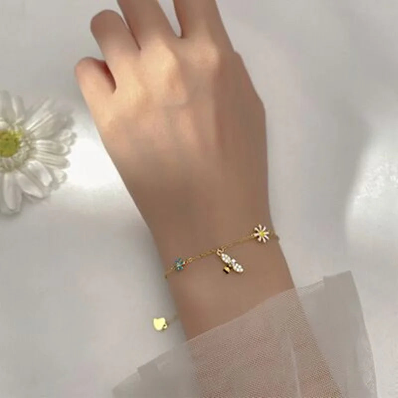 Blooming Bee Zircon Bracelet