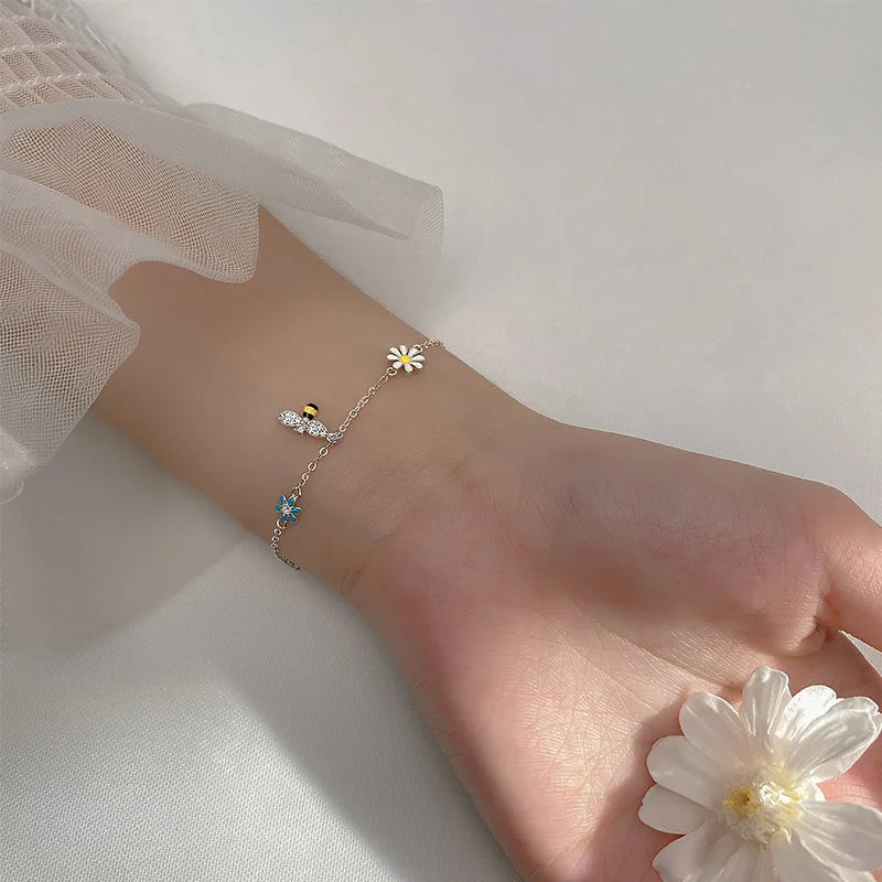 Blooming Bee Zircon Bracelet